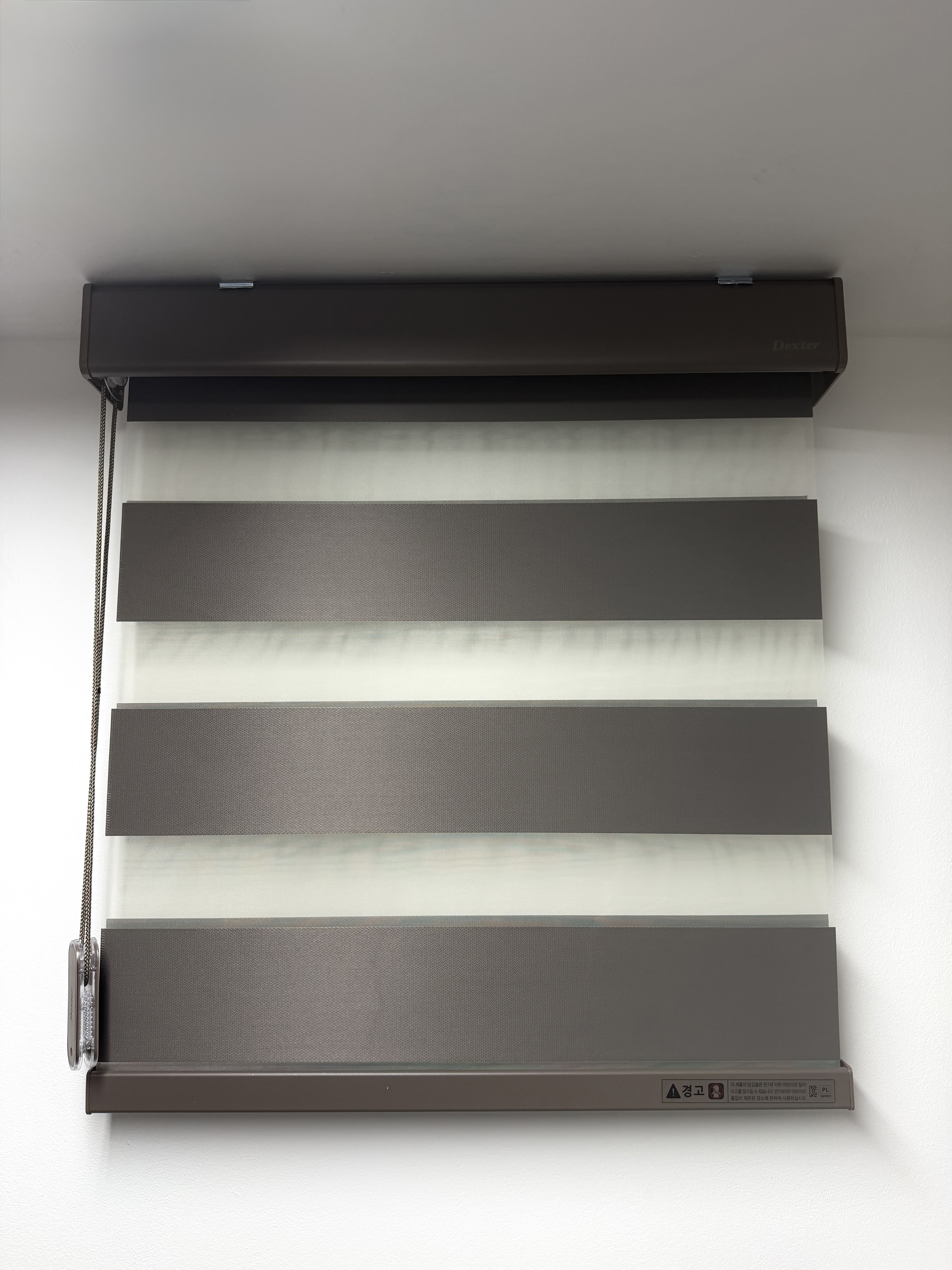 Combi blind with alternating bands